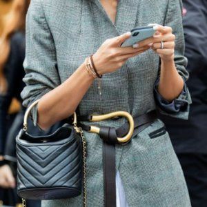 // Bottega Veneta Style // Gold & Black Horseshoe Buckle Double Strand Belt